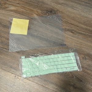 Mint MacBook keyboard cover and screen protector